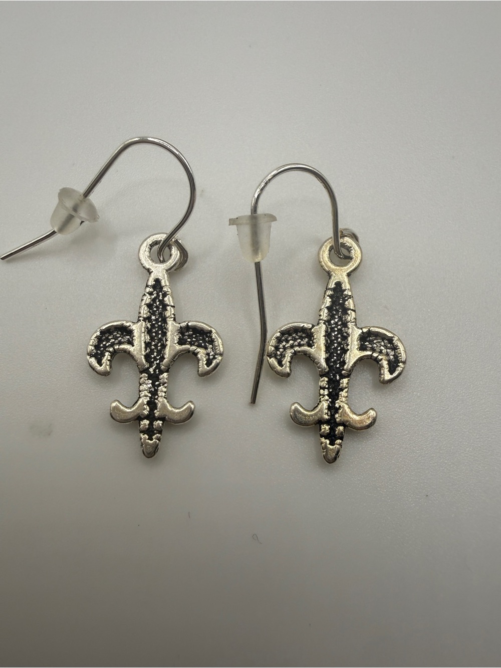 Silver Fleur-de-Lis Drop Earrings - Unbranded - Picture 4 of 4